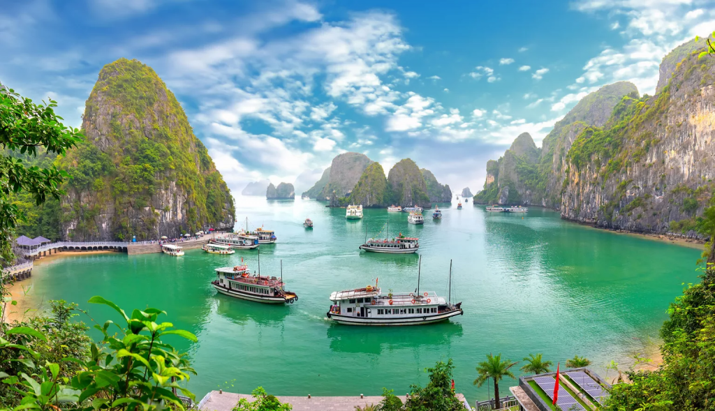 Vietnam Tour Package Highlights: Hanoi to Ho Chi Minh Journey