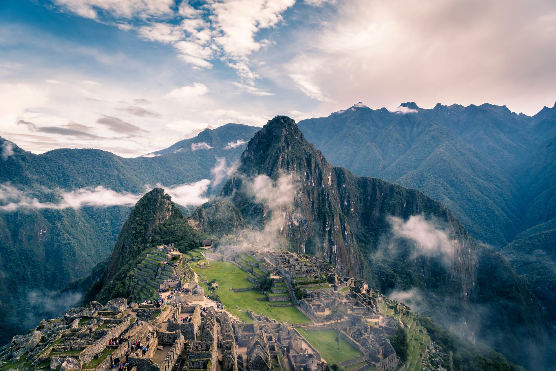 Machu Picchu + Humantay Lake 6 Days Tour Package