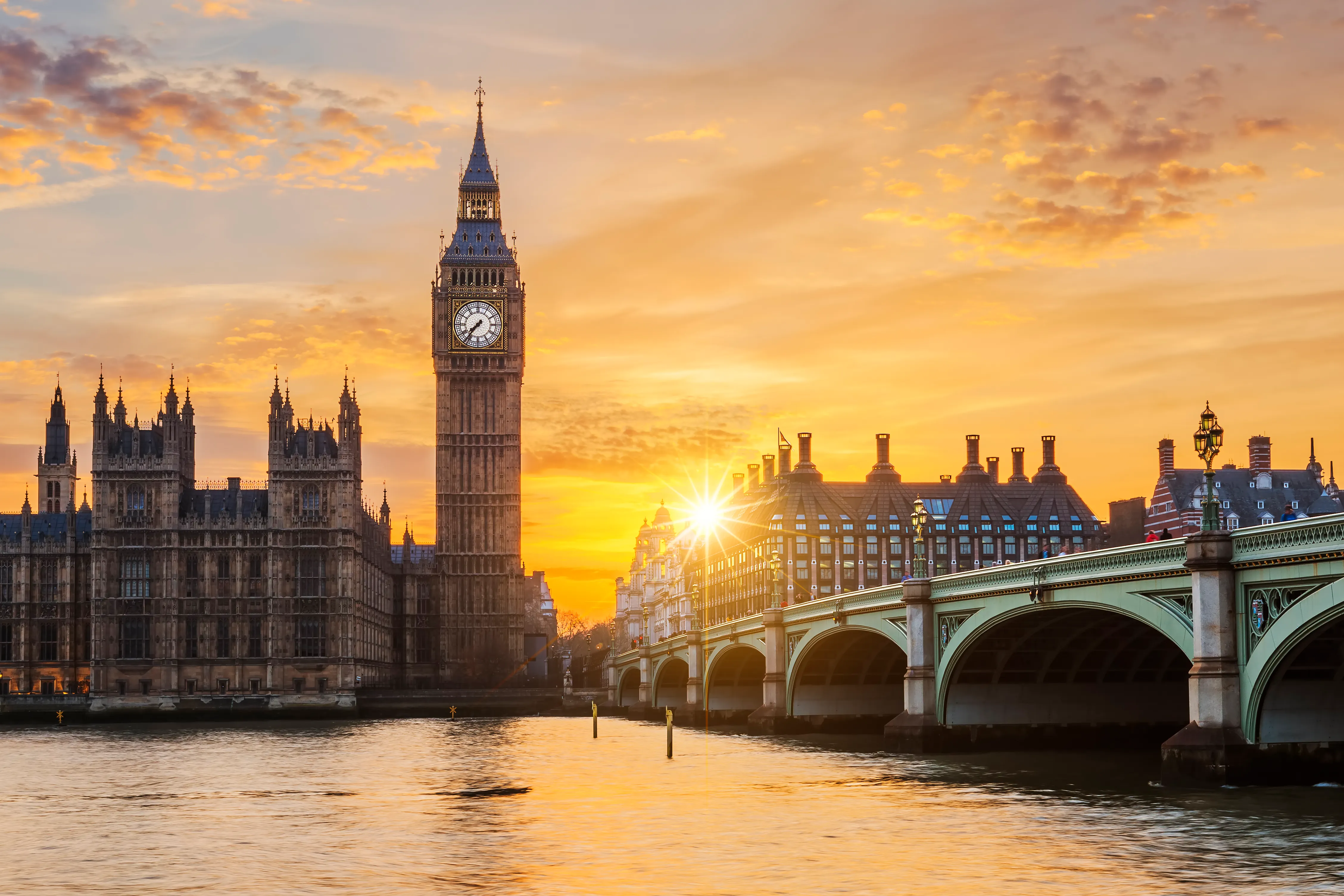 London Highlights & Thames River Cruise